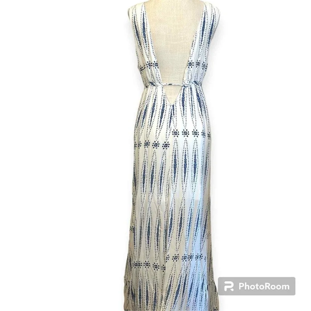 Hommage White Blue Print Maxi Dress V Neck Tie Waist‎ Sleeveless  Resortwear